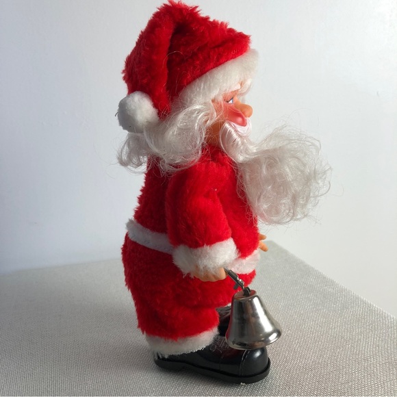 Vintage 80s toy Santa on wheels - Picture 4 of 7